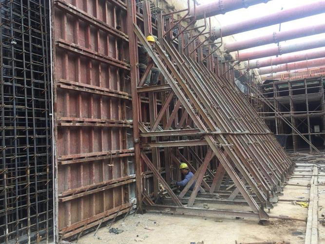 沈阳地铁四号线一期工程土建施工第三合同段项目部8月23日工作日报